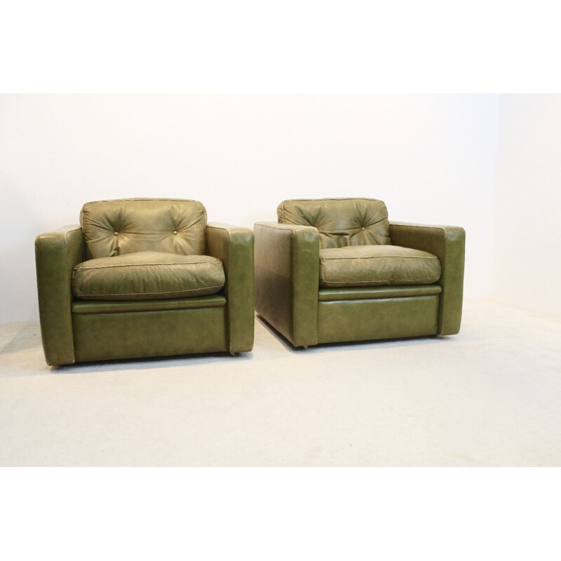 Paire de fauteuils Poltrona Frau en cuir vert Olive, Italie 1970