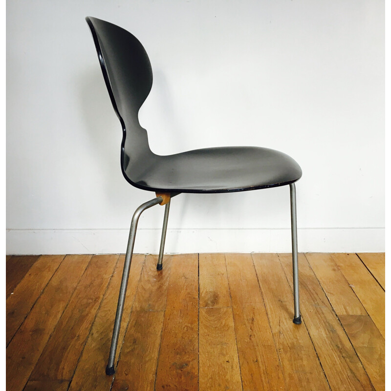 Vintage black metal tripod Fourmi chair for Fritz Hansen