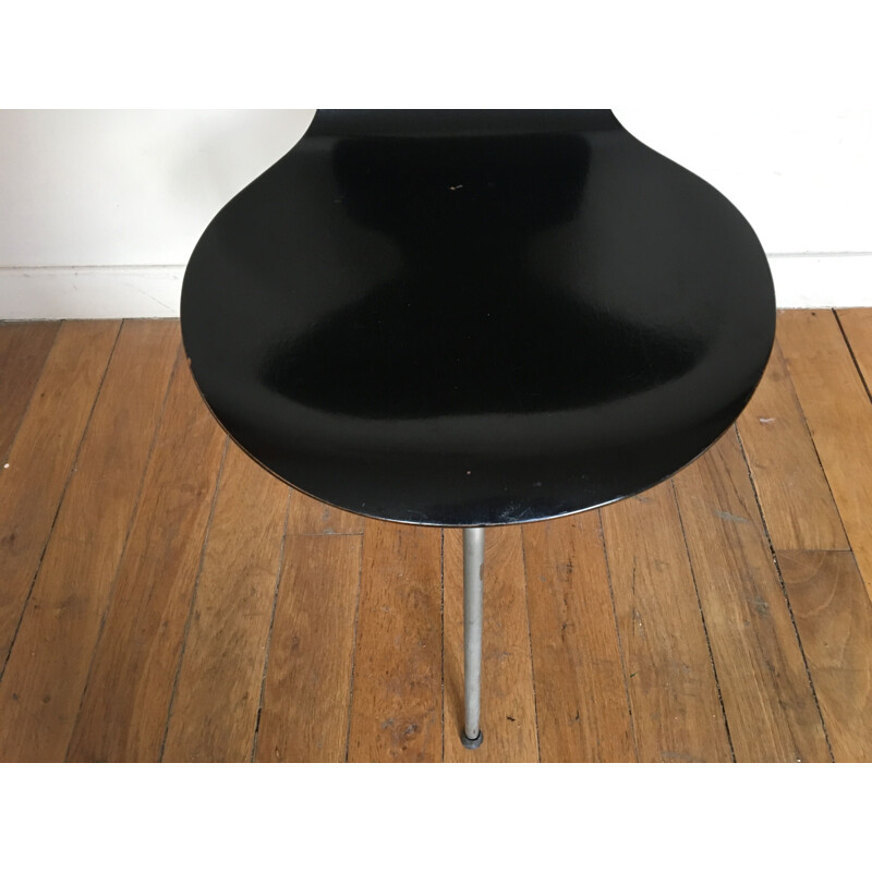 Vintage black metal tripod Fourmi chair for Fritz Hansen