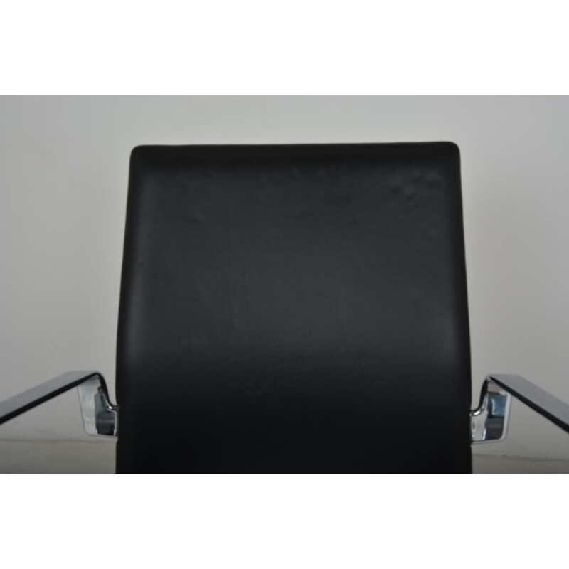 Chaise Oxford noire par Arne Jacobsen