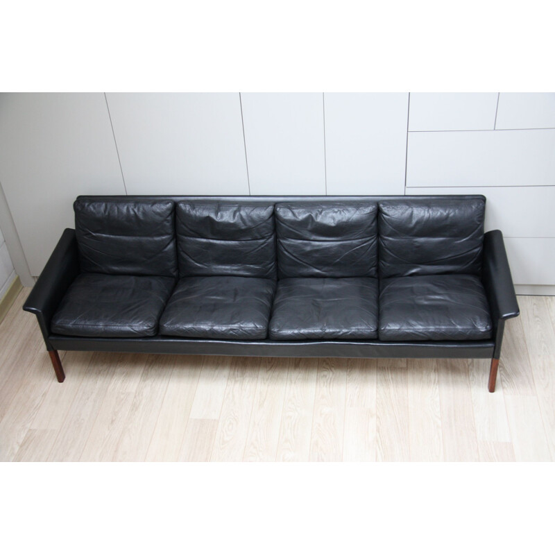 Canapé 4 places en cuir noir par Hans Olsen