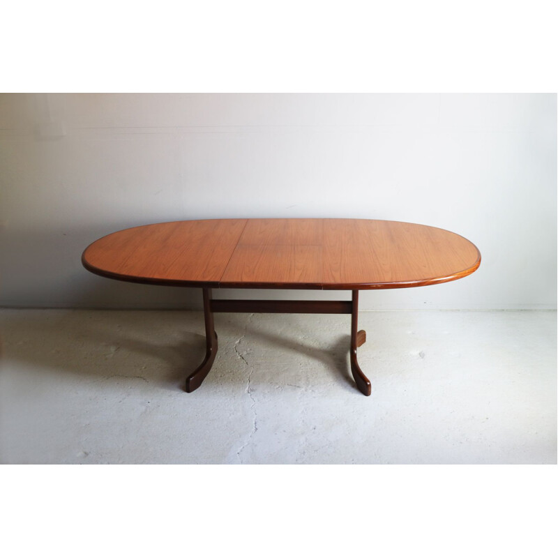 Vintage extendable dining table by G Plan