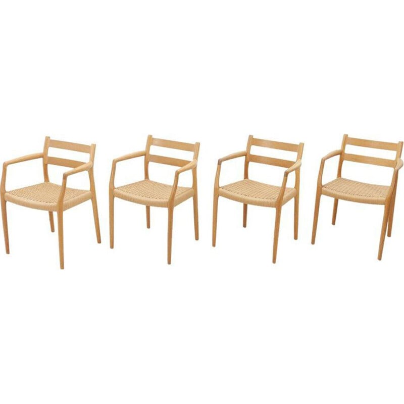 Suite de 4 chaises en chêne par Niels Otto Moller