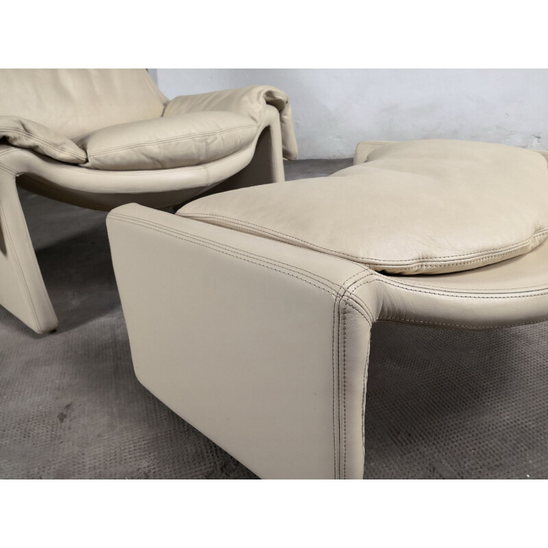 Pair of vintage armchairs in leather by Vittorio Introini for Saporiti Italia