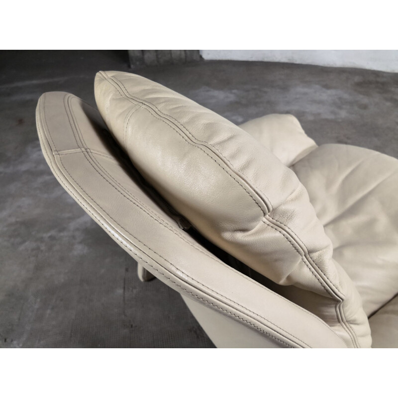 Pair of vintage armchairs in leather by Vittorio Introini for Saporiti Italia