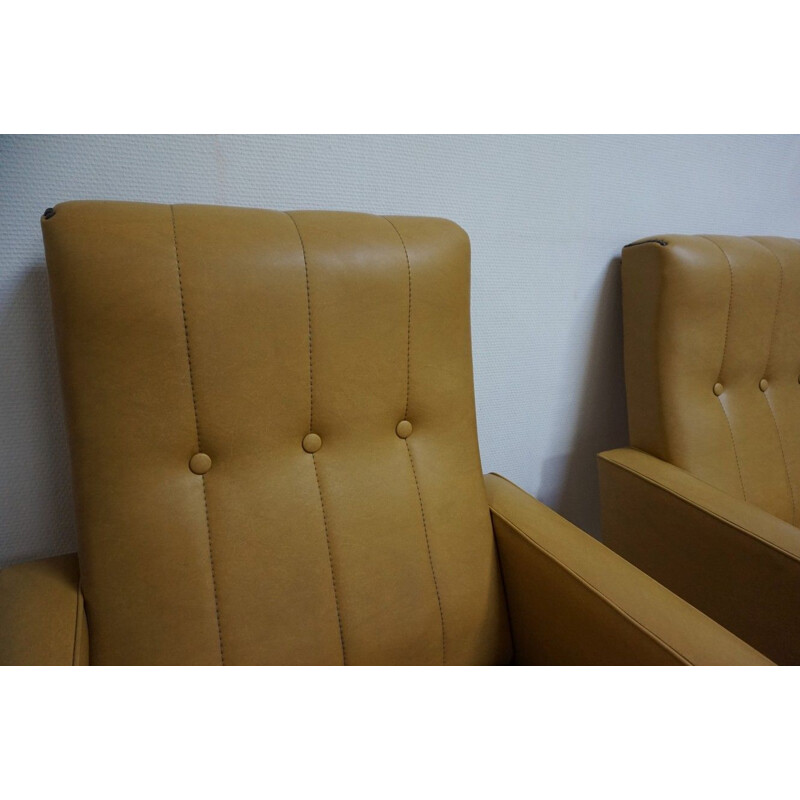 Ensemble de 2 fauteuils vintage club jaune italiens en simili cuir 1960