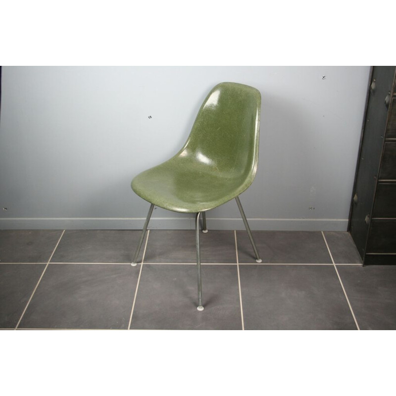 Vintage chair dsx green forest by Eames Herman Miller fiberglass
