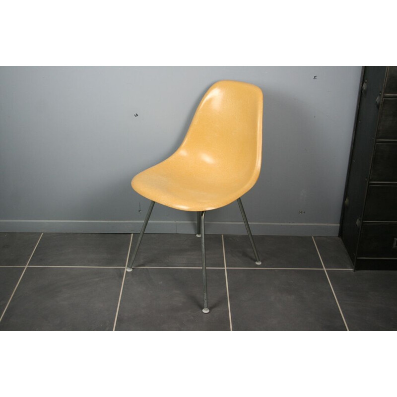 Chaise dsx fibre ochre light base zinguée eames herman miller vintage