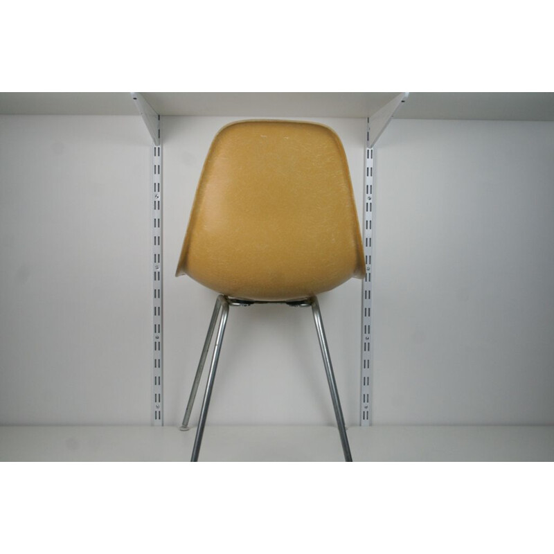 Chaise dsx fibre ochre light base zinguée eames herman miller vintage