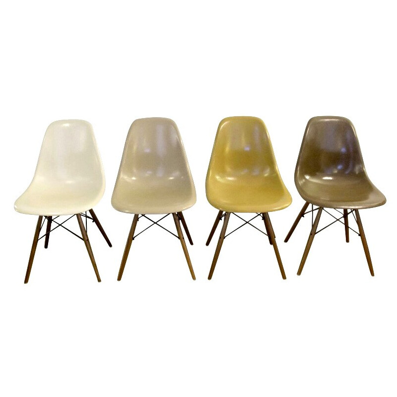 Set of 4 chair in fiberglass, Charles and Ray EAMES - 1960s