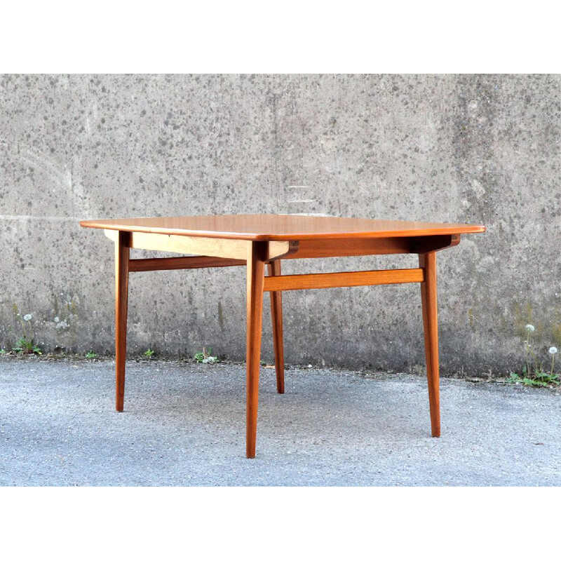 Vintage extendable table in teak