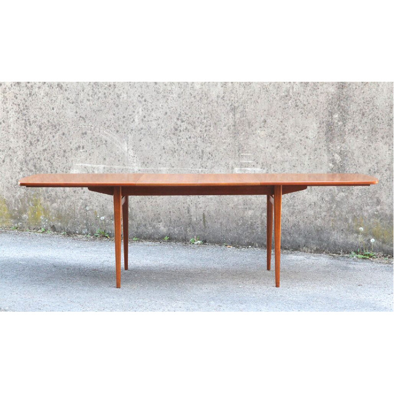 Vintage extendable table in teak