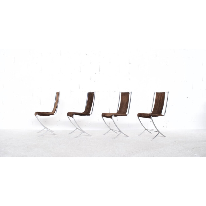 Suite de 4 chaises en velours marron par Pierre Cardin