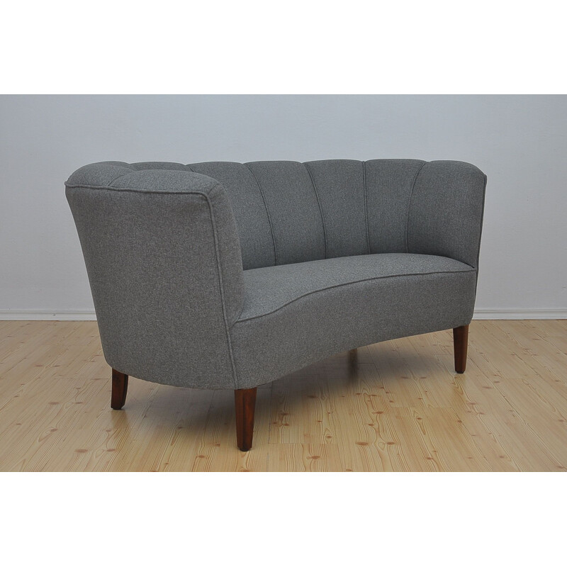 Grey Banana sofa in beechwood