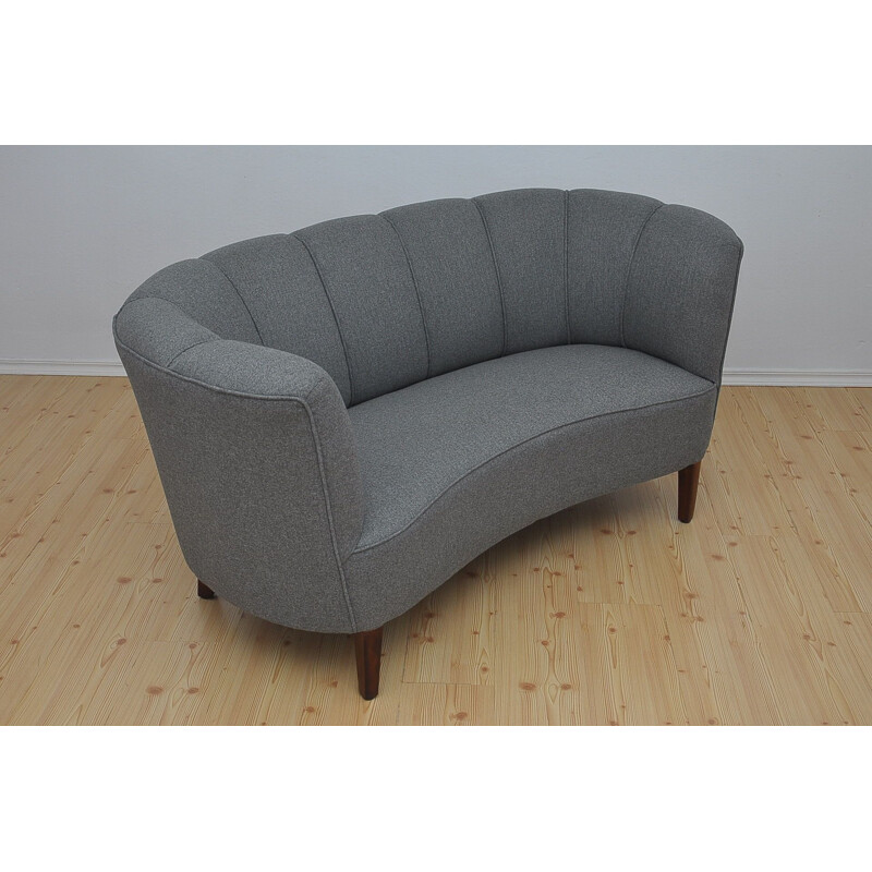 Grey Banana sofa in beechwood