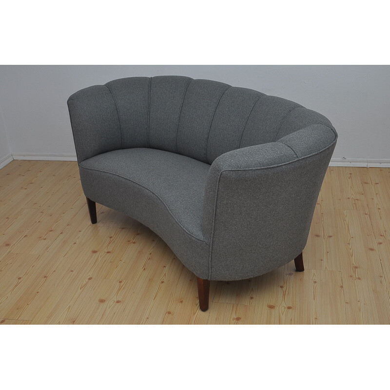 Grey Banana sofa in beechwood