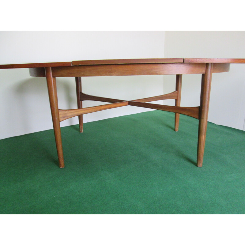 Vintage extendable dining table in teak