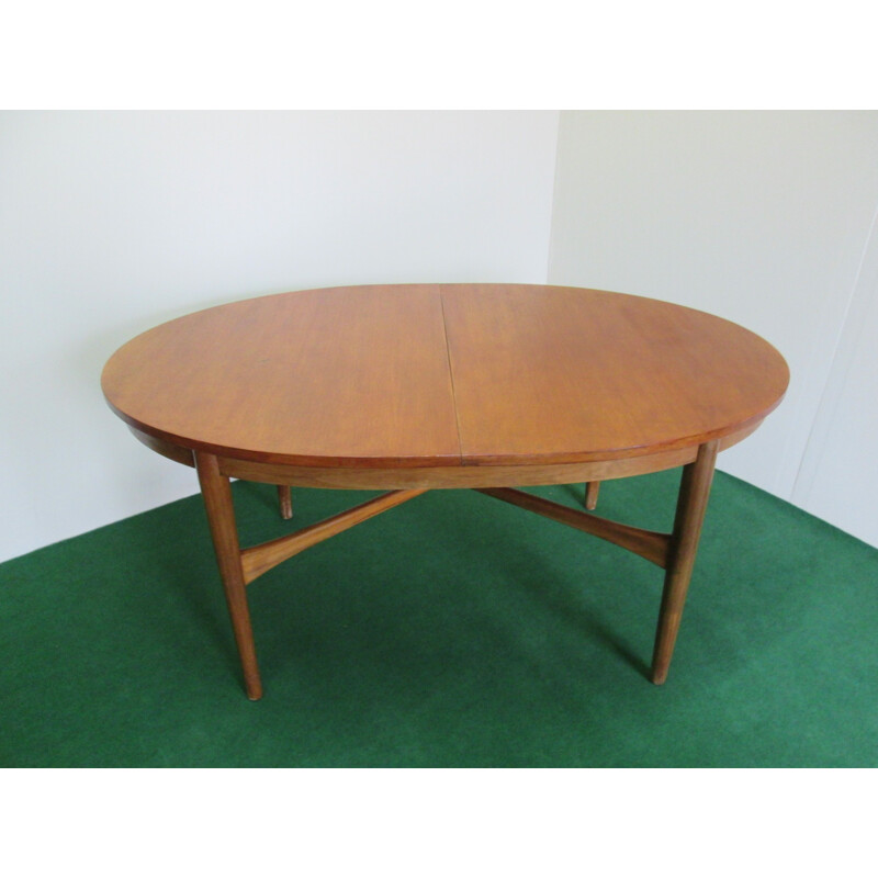 Vintage extendable dining table in teak