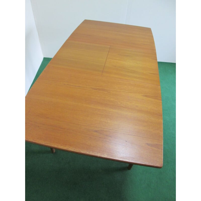 Vintage extendable dining table in teak