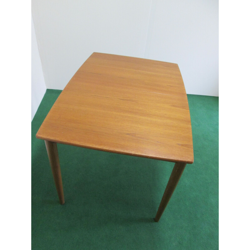 Vintage extendable dining table in teak