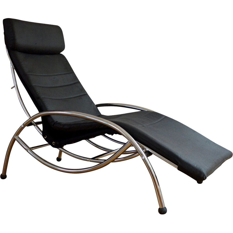 Vintage lounge chair in metal