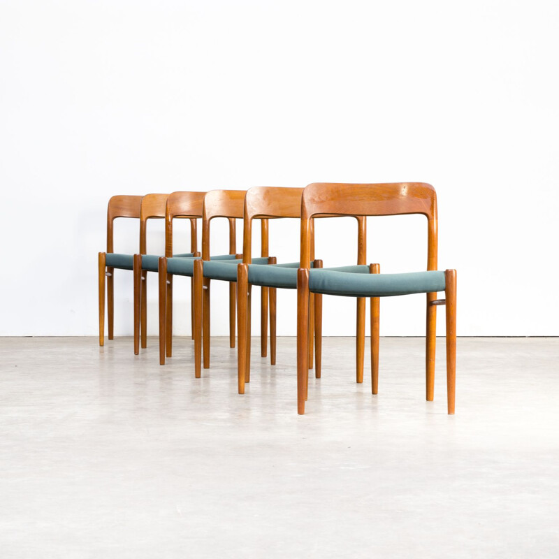 Suite de 6 chaises vintage modèle 75 par Niels O. Møller pour J.L. Møller