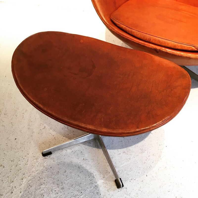 Vintage Egg chair by Arne Jacobsen Fritz Hansen