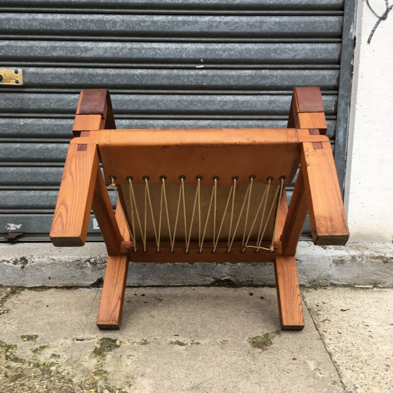 Vintage armchair S10 "Sahara" in leather and elm by Pierre Chapo Circa 1960