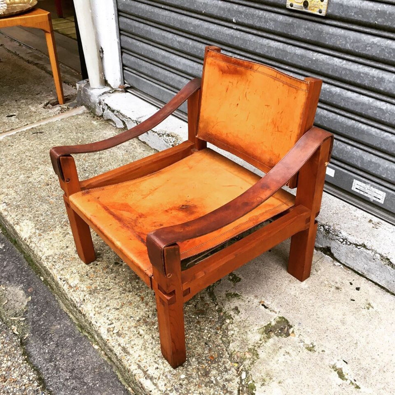 Vintage armchair S10 "Sahara" in leather and elm by Pierre Chapo Circa 1960