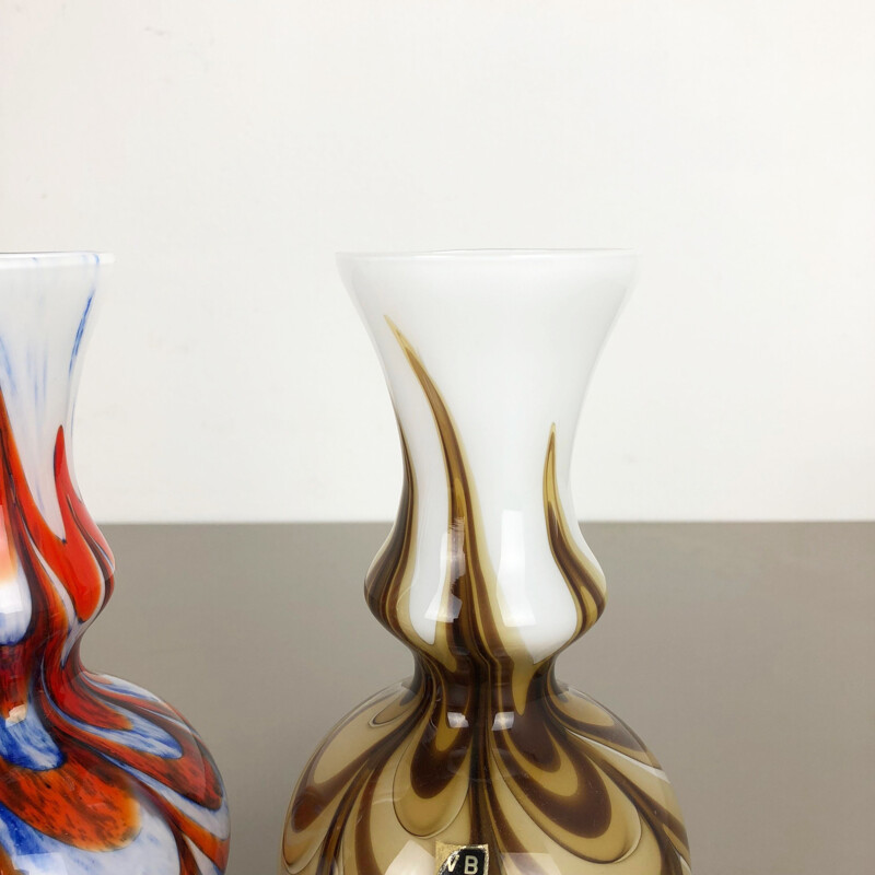 Ensemble de 2 vases vintage italiens art pop en opaline 1970