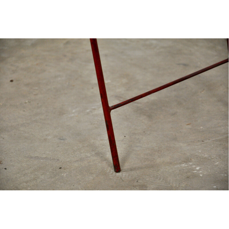 Red side table in metal