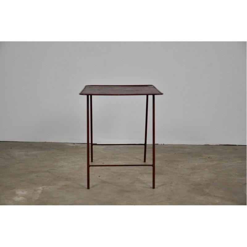 Red side table in metal