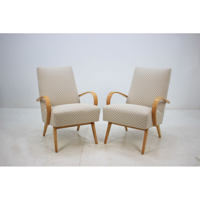 Set of 2 armchairs by Jindřich Halabala