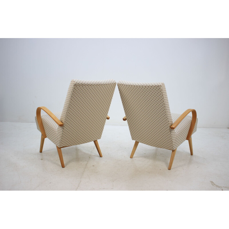 Set of 2 armchairs by Jindřich Halabala