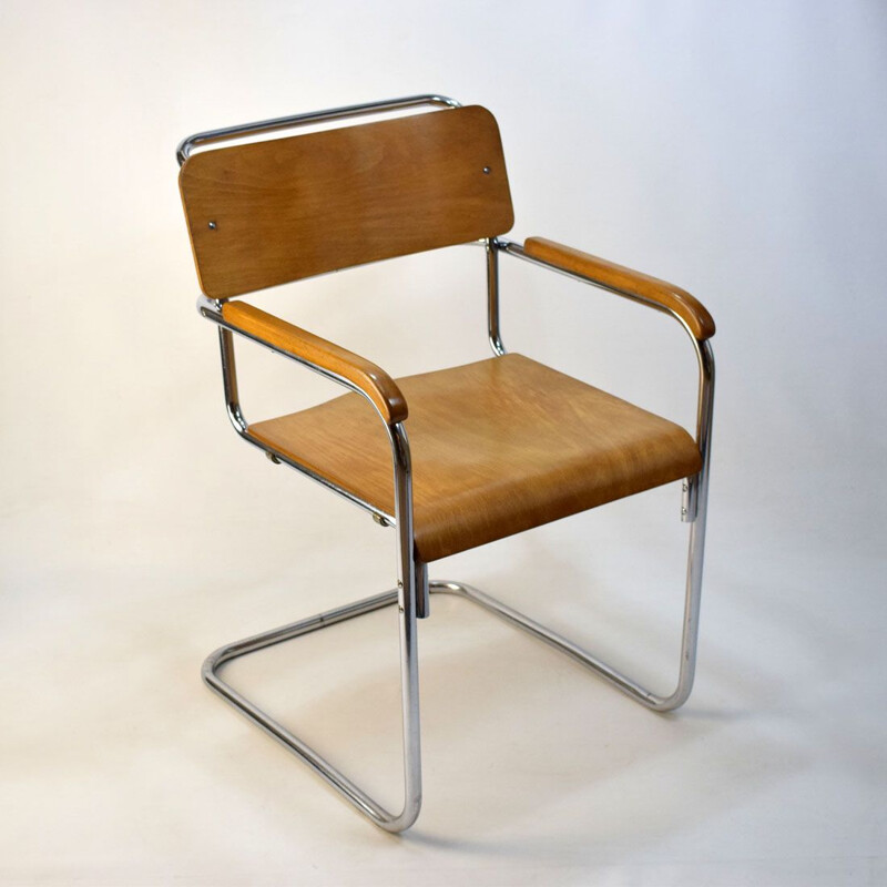 Vintage wooden chair by Thonet