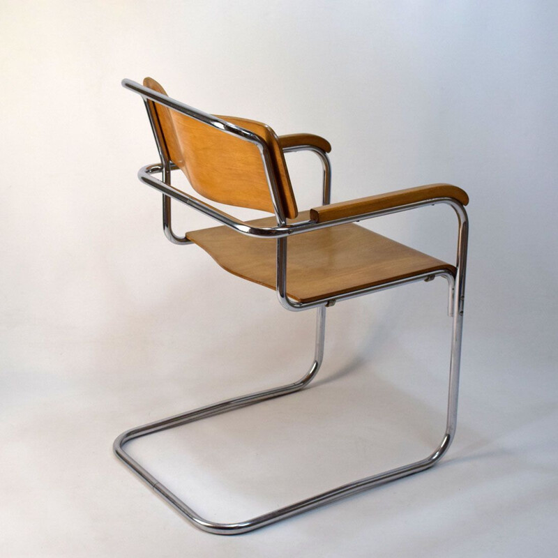 Vintage wooden chair by Thonet