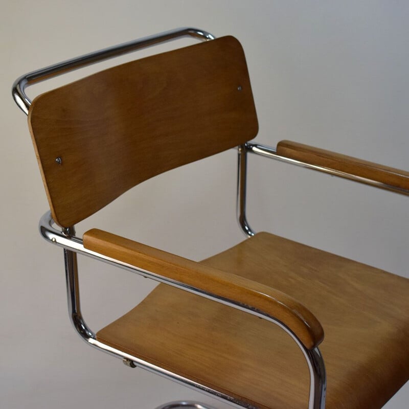 Chaise vintage en bois par Thonet