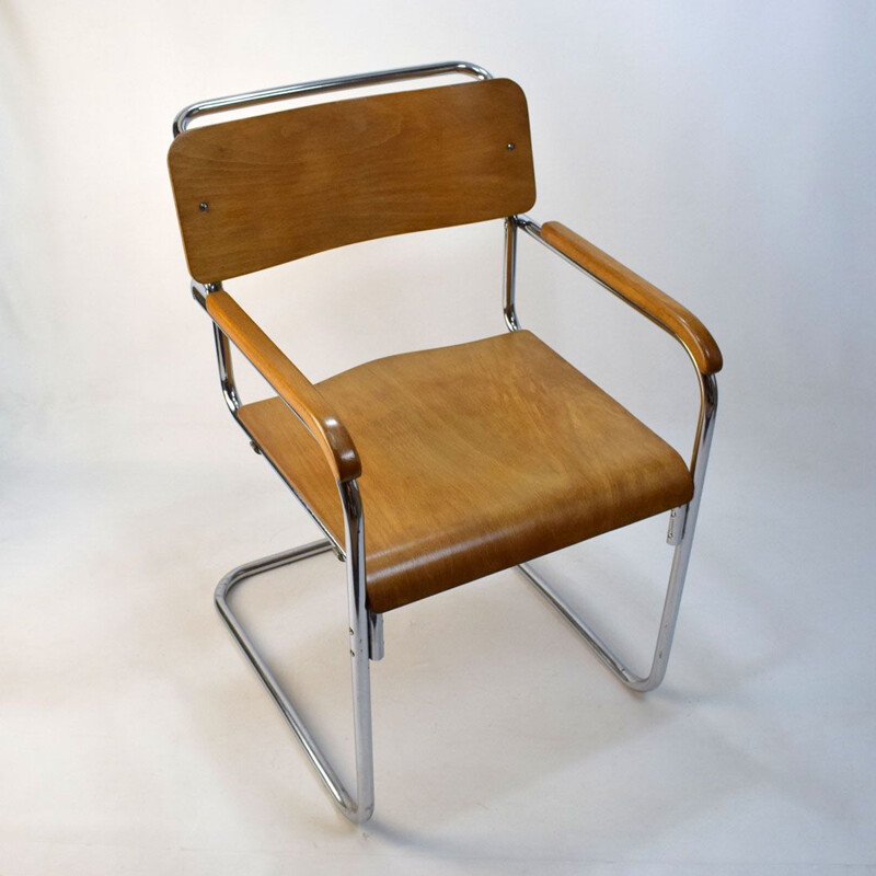 Vintage wooden chair by Thonet