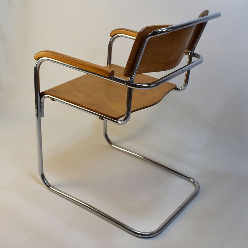 Vintage wooden chair by Thonet