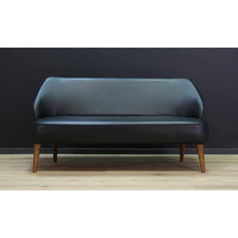 Vintage scandinavian sofa in black leatherette 1980