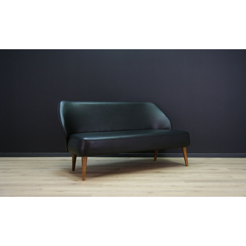 Vintage scandinavian sofa in black leatherette 1980