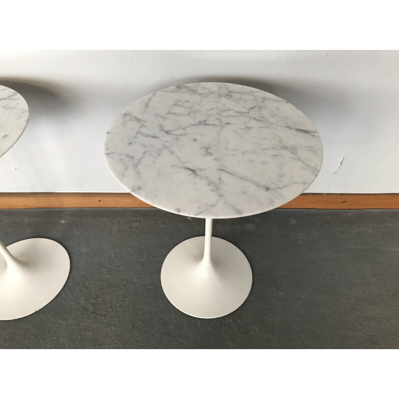 Pair of vintage side tables for Knoll in marble and aluminium