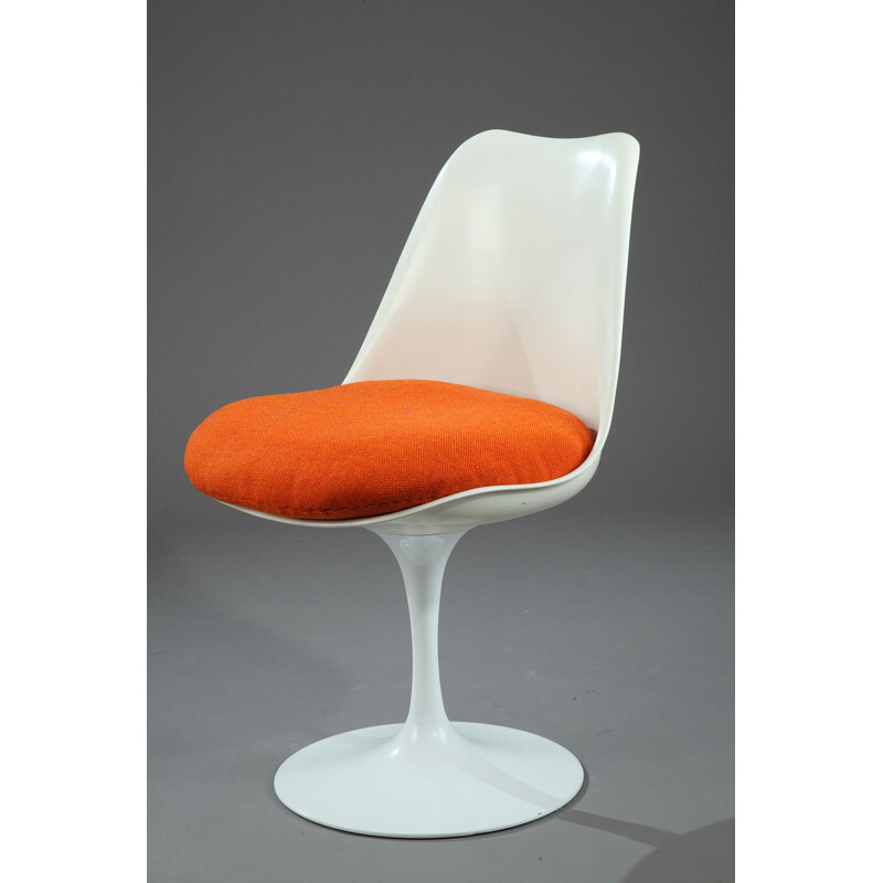 Vintage Tulipe chair by Saarinen fo Knoll in orange fabric and white metal