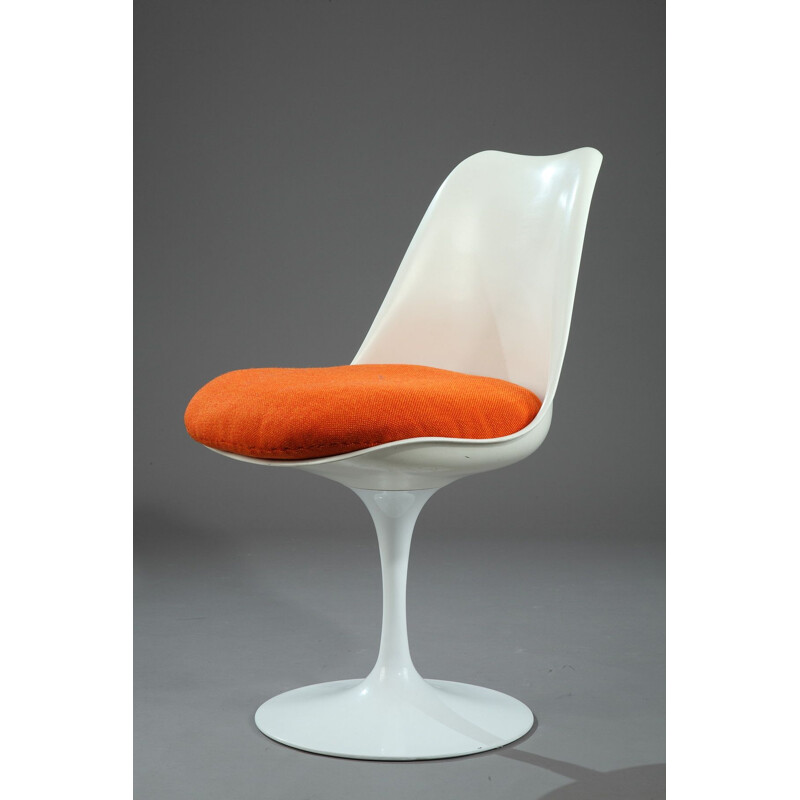 Vintage Tulipe chair by Saarinen fo Knoll in orange fabric and white metal