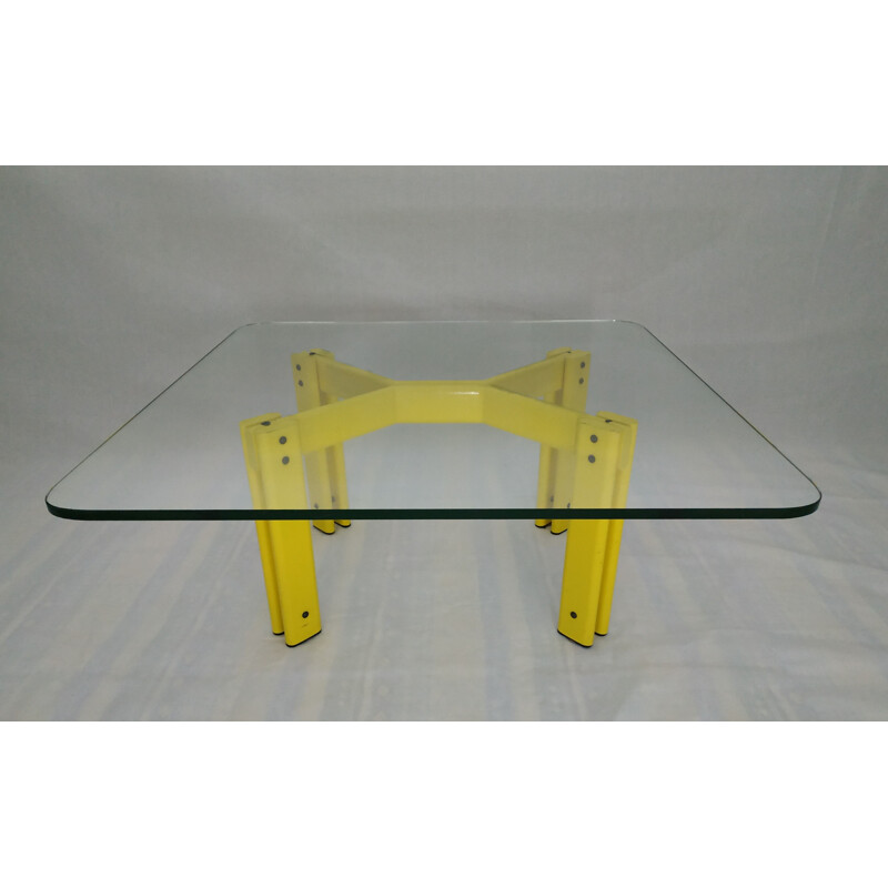Table basse vintage minimaliste en métal jaune 1980