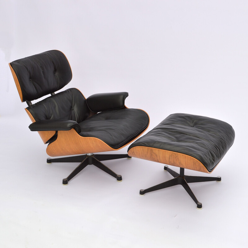 Rosewood armchair by Eames for Herman Miller