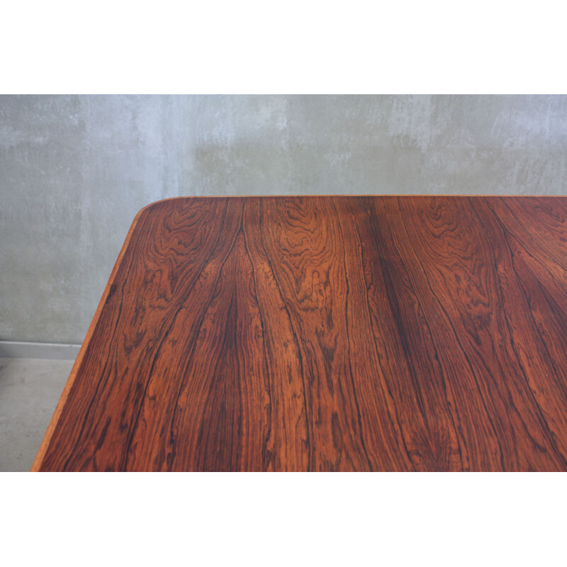Extendable rosewood table by Robert Heritage for Archie Shine