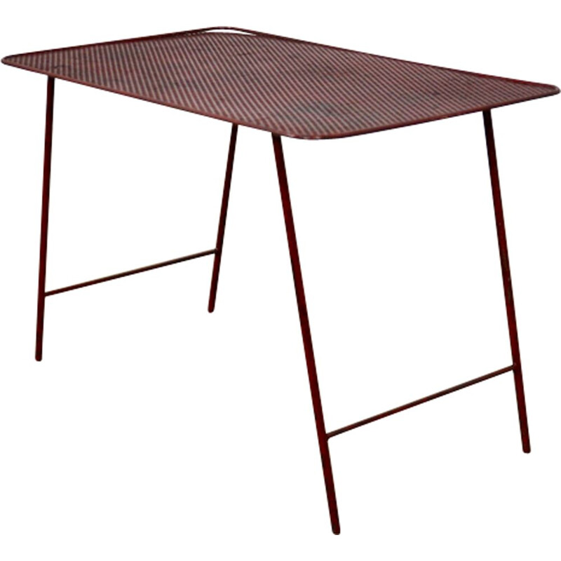 Table d'appoint rouge en métal