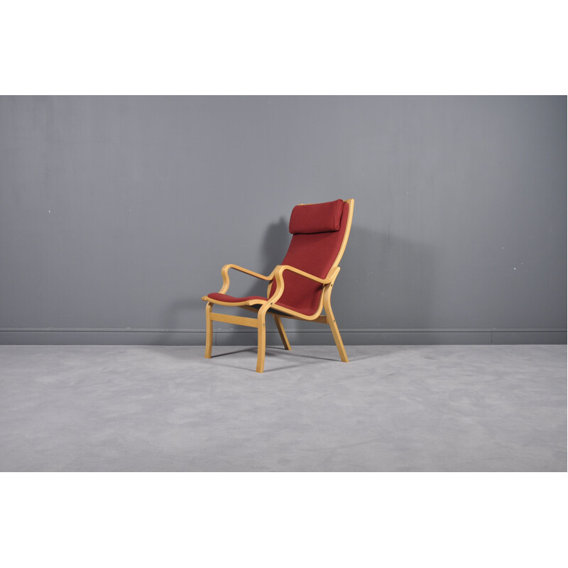 Fauteuil vintage danois en hêtre et tissu rouge 1970