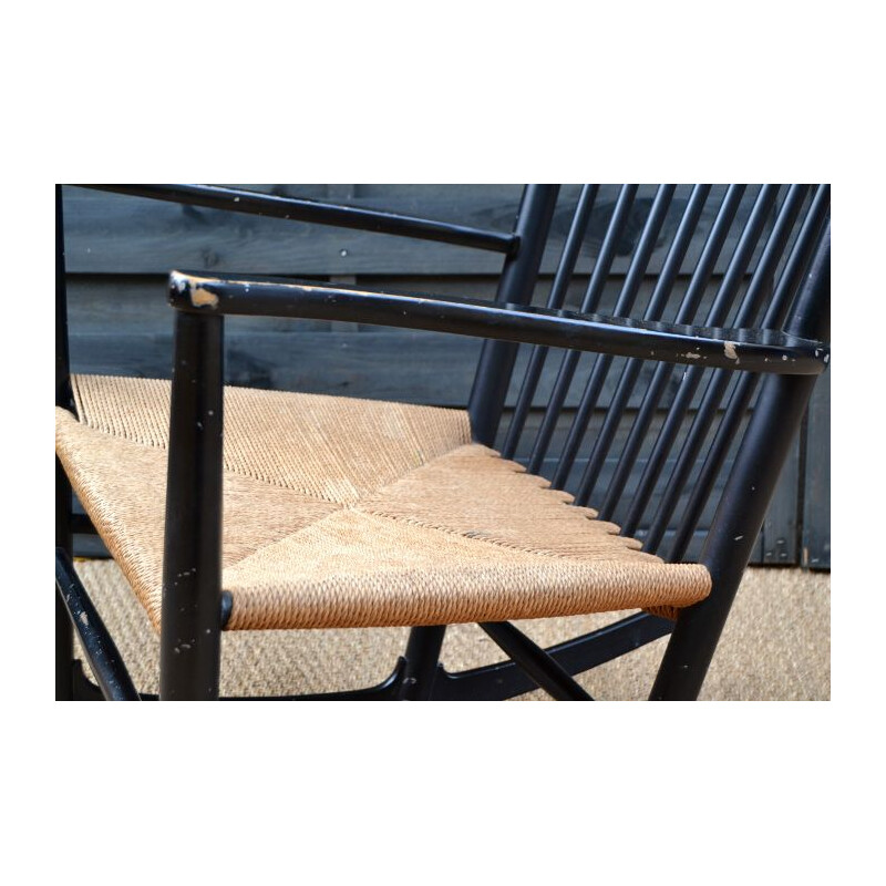 Vintage black J16 rocking chair by Hans Wegner en beechwood and rope